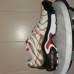 NIKE AIR MAX PLUS GS YOUTH SIZE 5.5